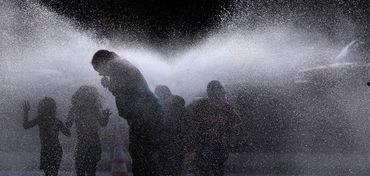 炎热之夜,探寻酷暑中的激情与宁静