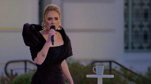 阿黛尔此夜唯一演唱会,深情演绎，唤醒灵魂之夜